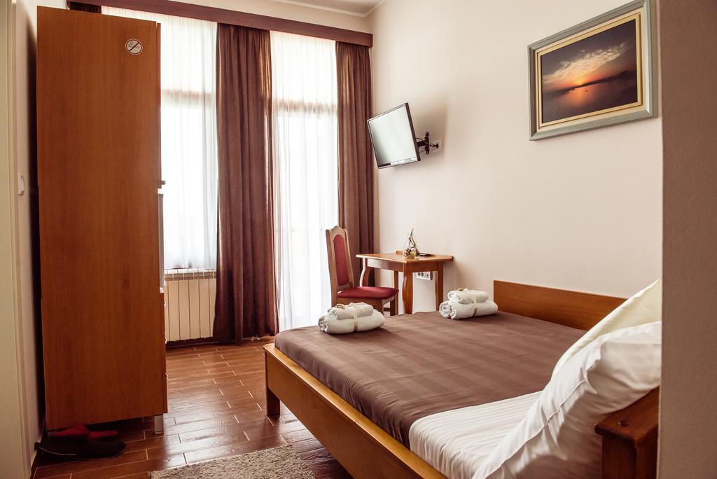 B&B Posejdon Сремска-Митровица Экстерьер фото