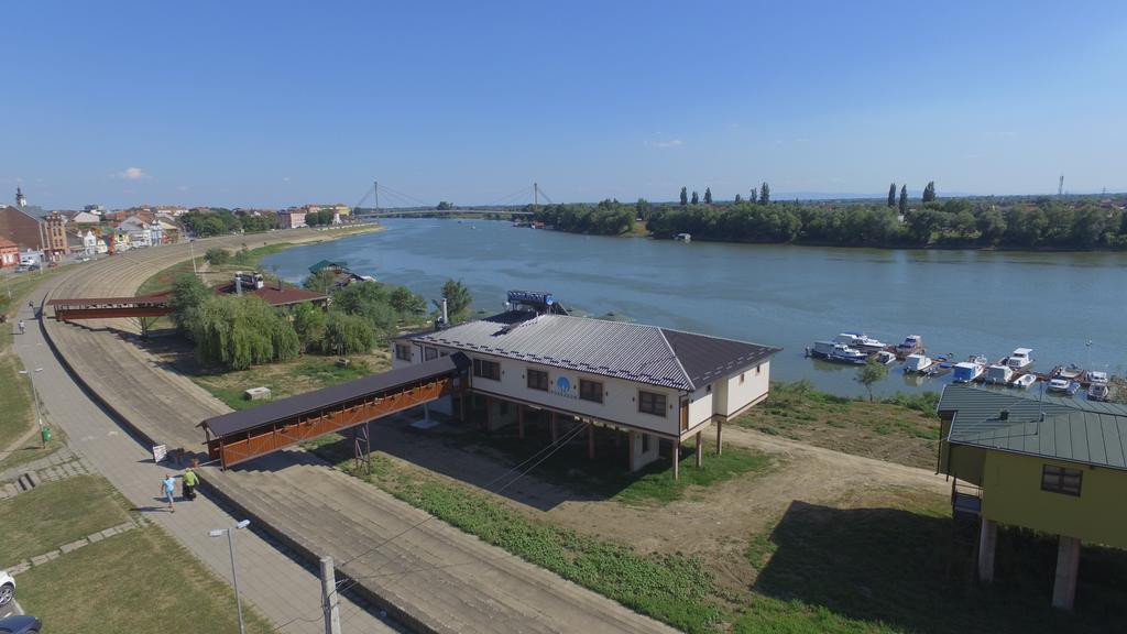 B&B Posejdon Сремска-Митровица Экстерьер фото
